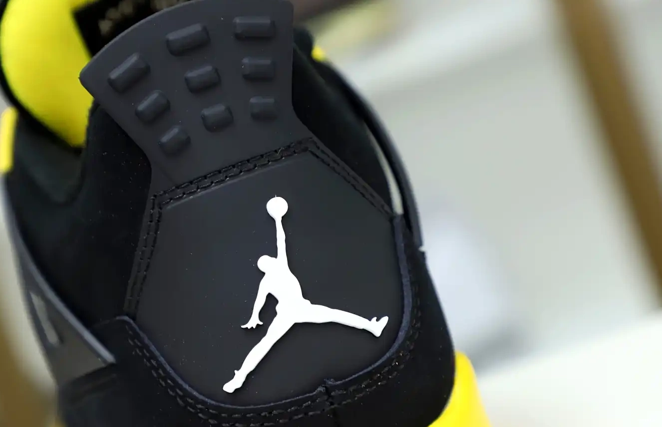  2023 Jordan4 Jordan Air thunder 0702